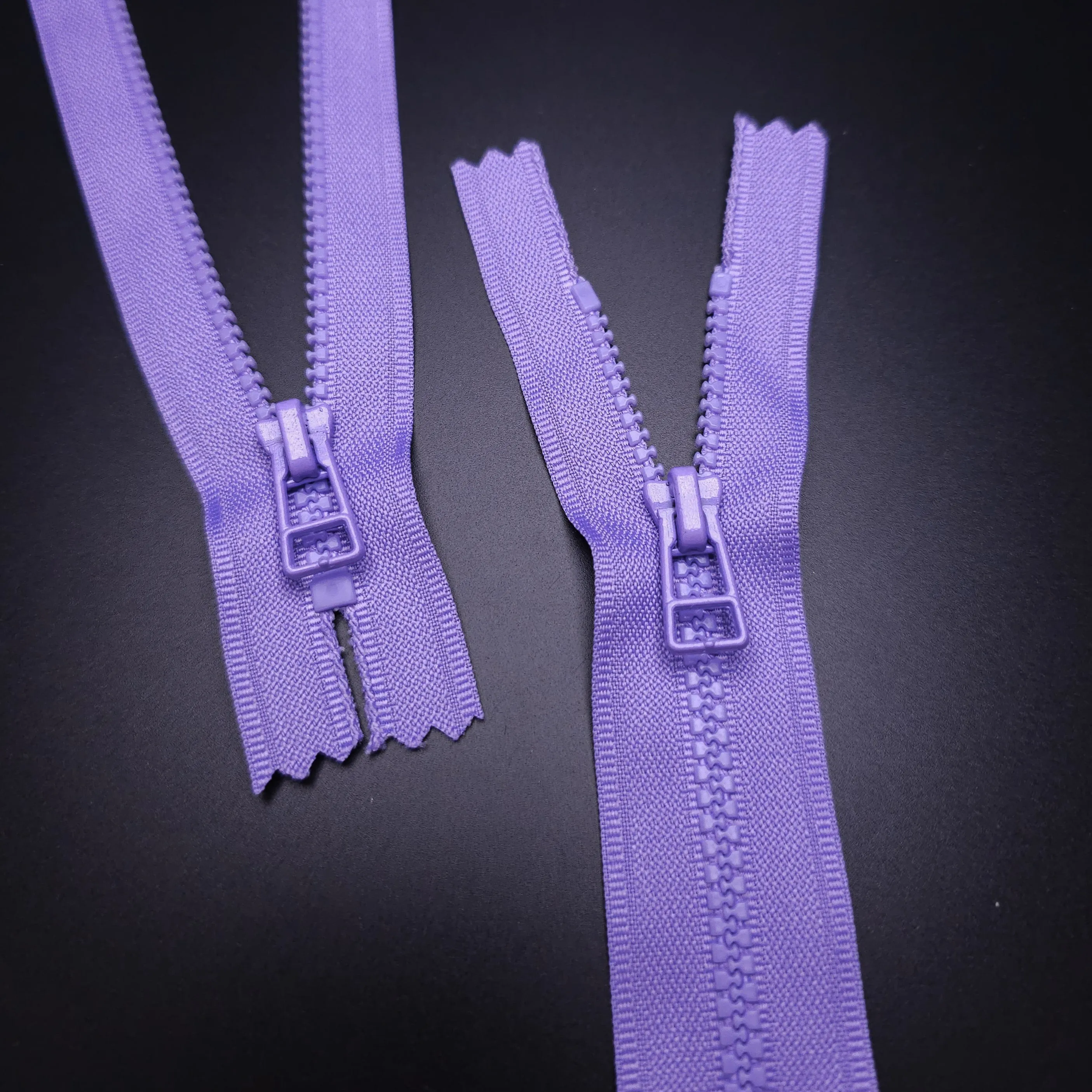 Closed End Zippers | Molded Plastic | 9.5" - 24 cm | Lilac