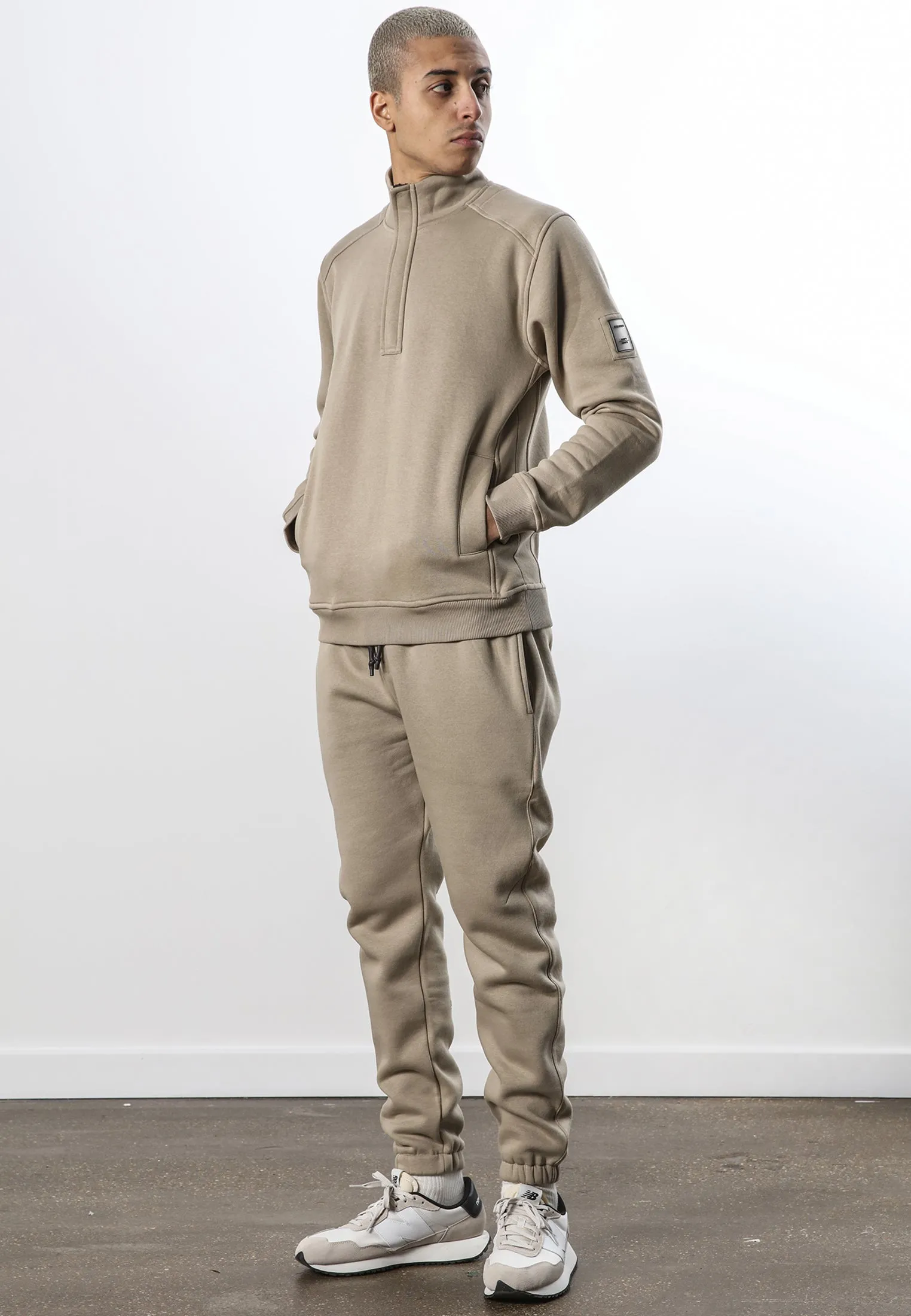 ENDURANCE HALF ZIP FAWN