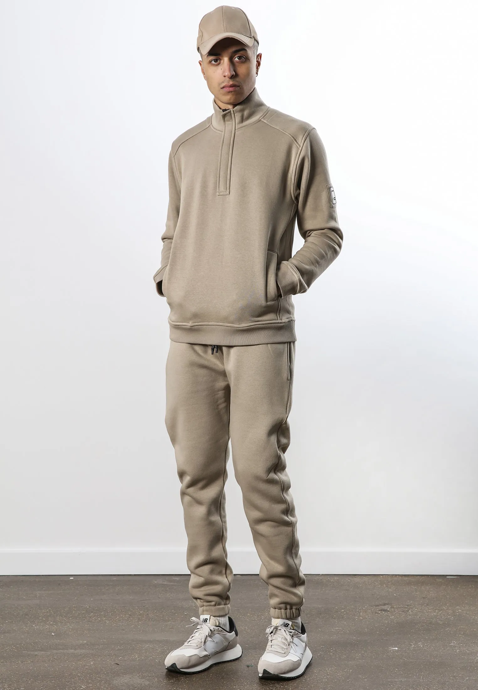 ENDURANCE HALF ZIP FAWN
